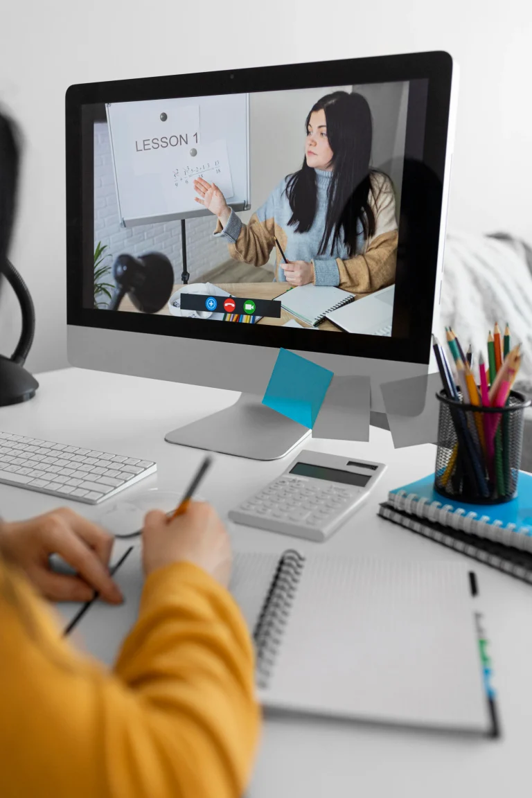 student-class-taking-notes